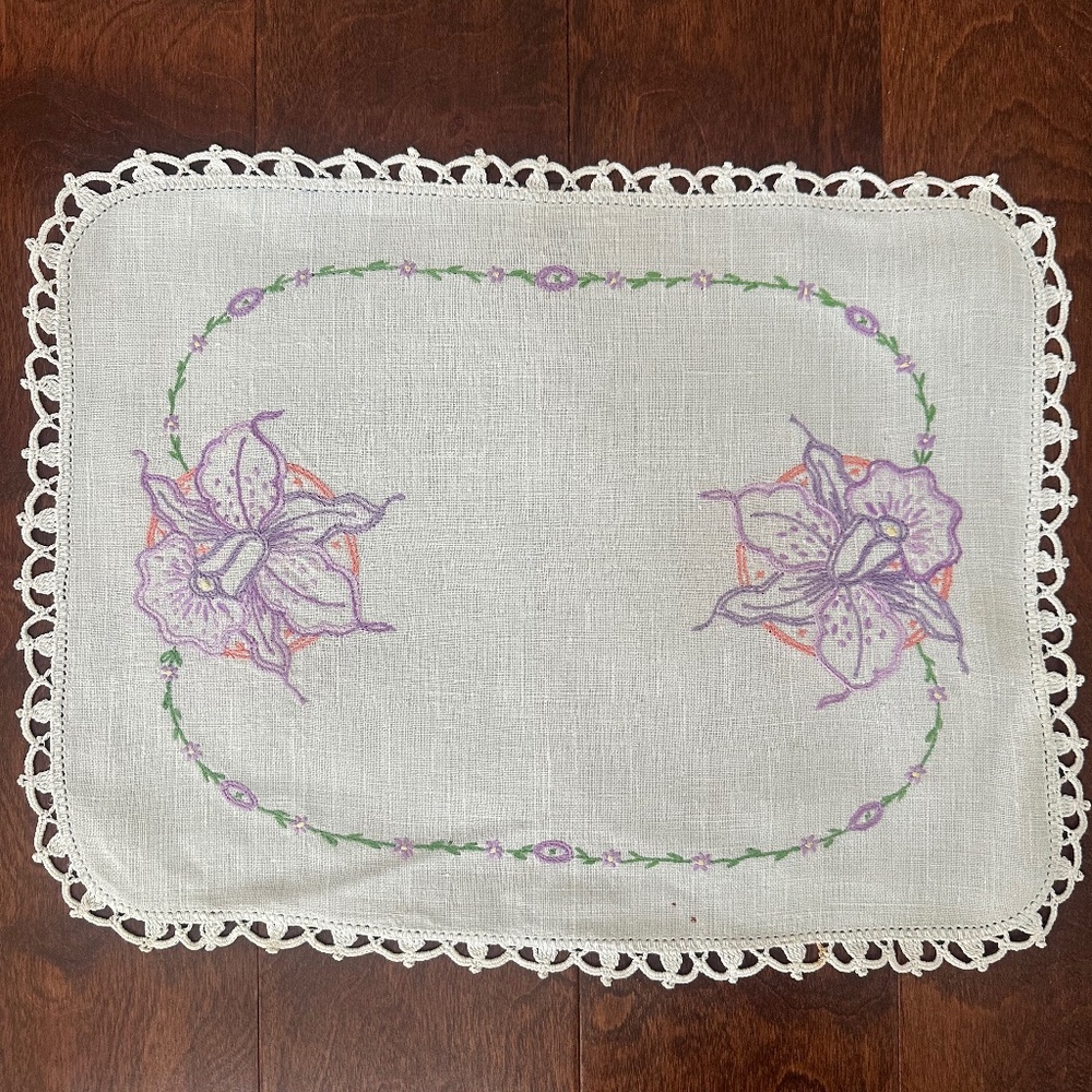 Vintage Handcrafted Linen Doily / Embroidered Table Mat – Depression Era Style –
